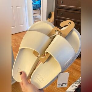 Womans 9 Billabong platform Slides. Brand New.